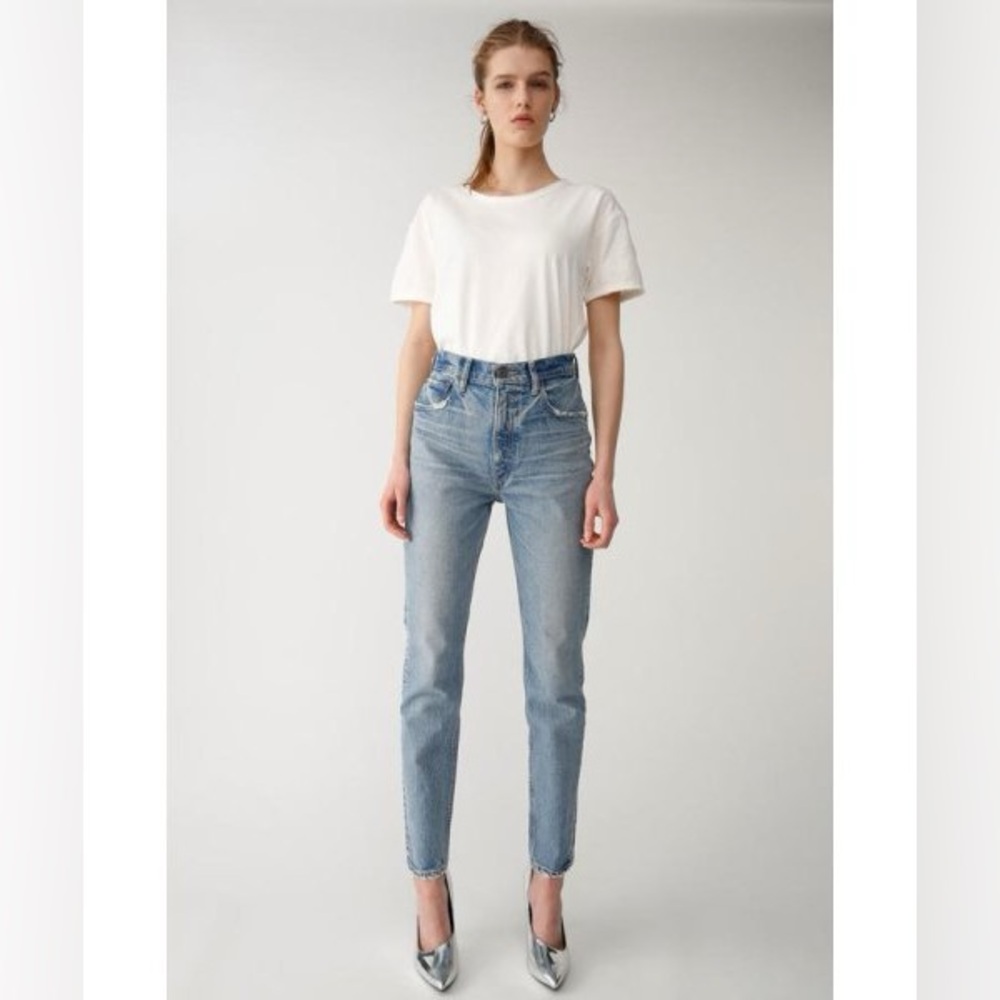 Moussy Vintage Skinny Straight Jean Size 25